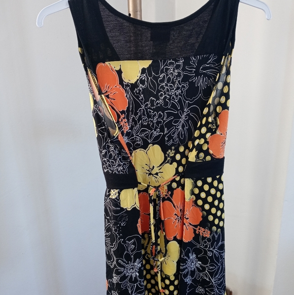 QT Women's Blouse Top A Line Neck Cut - Waist Tie in Front - Style# 1568 - Picture 3 of 3